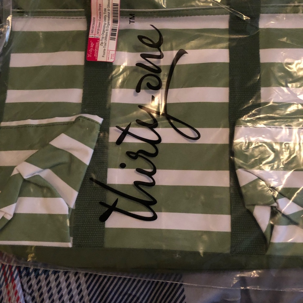Organizing zip top utlity tote